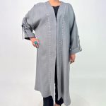 اسم مدل: مانتو صوفیا نوار عدسی جنس پارچه: صوفیا سایزبندی: Free Size (40 تا 64) رنگ‌بندی: سبز، مشکی، طوسی قد کار: حدود 110 سانتی‌متر قد مدل: 170 سانتی‌متر دسته‌بندی: سایزبزرگ
