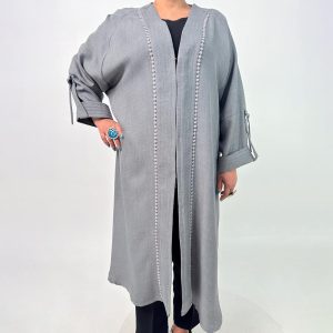 اسم مدل: مانتو صوفیا نوار عدسی جنس پارچه: صوفیا سایزبندی: Free Size (40 تا 64) رنگبندی: سبز، مشکی، طوسی قد کار: حدود 110 سانتیمتر قد مدل: 170 سانتیمتر دستهبندی: سایزبزرگ