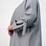 اسم مدل: مانتو صوفیا نوار عدسی جنس پارچه: صوفیا سایزبندی: Free Size (40 تا 64) رنگ‌بندی: سبز، مشکی، طوسی قد کار: حدود 110 سانتی‌متر قد مدل: 170 سانتی‌متر دسته‌بندی: سایزبزرگ