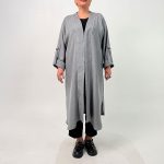 اسم مدل: مانتو صوفیا نوار عدسی جنس پارچه: صوفیا سایزبندی: Free Size (40 تا 64) رنگ‌بندی: سبز، مشکی، طوسی قد کار: حدود 110 سانتی‌متر قد مدل: 170 سانتی‌متر دسته‌بندی: سایزبزرگ