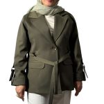 📌 مدل: بارانی کوتاه سگک دار پرادا 🧶 جنس: پرادا 📏 سایزبندی: 38 تا 50 سایز بزرگ