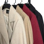 📌 مدل: پالتو فوتر یقه انگلیسی آستردار 🧶 جنس: فوتر 📏 سایزبندی: 38 تا 54 سایز بزرگ