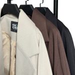 📌 مدل: بارانی پرادا بلند یقه انگلیسی 🧶 جنس: پرادا 📏 سایزبندی: 48 تا 64 سایز بزرگ