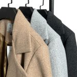 📌 مدل: پالتو بلند یقه E پشت پاگون دار 🧶 جنس: فوتر کوبیده 📏 سایزبندی: 38 تا 60 سایز بزرگ