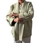 📌 مدل: کت فوتر یقه ای طرح لش دکمه 🧶 جنس: فوتر 📏 سایزبندی: 44 تا 64 (free size) سایز بزرگ