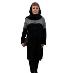 📌 مدل: مانتو یقه گرد هندسی 🧶 جنس: کریشه 📏 سایزبندی: 44 تا 54 🎨 رنگ‌بندی: مشکی سایز بزرگ