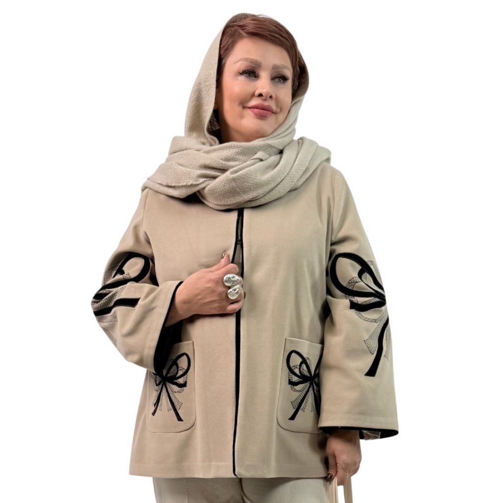 📌 مدل: پالتو پارادایس 🧶 جنس: فوتر کوبیده 📏 سایزبندی: 36 تا 56 🎨 رنگ‌بندی: کرم، سورمه‌ای، مشکی سایز بزرگ