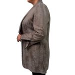 📌 مدل: مانتو ژاکارد مرواید 🧶 جنس: ژاکارد 📏 سایزبندی: 38 تا 54 🎨 رنگ‌بندی: بژ, طوسی, مشکی سایز بزرگ