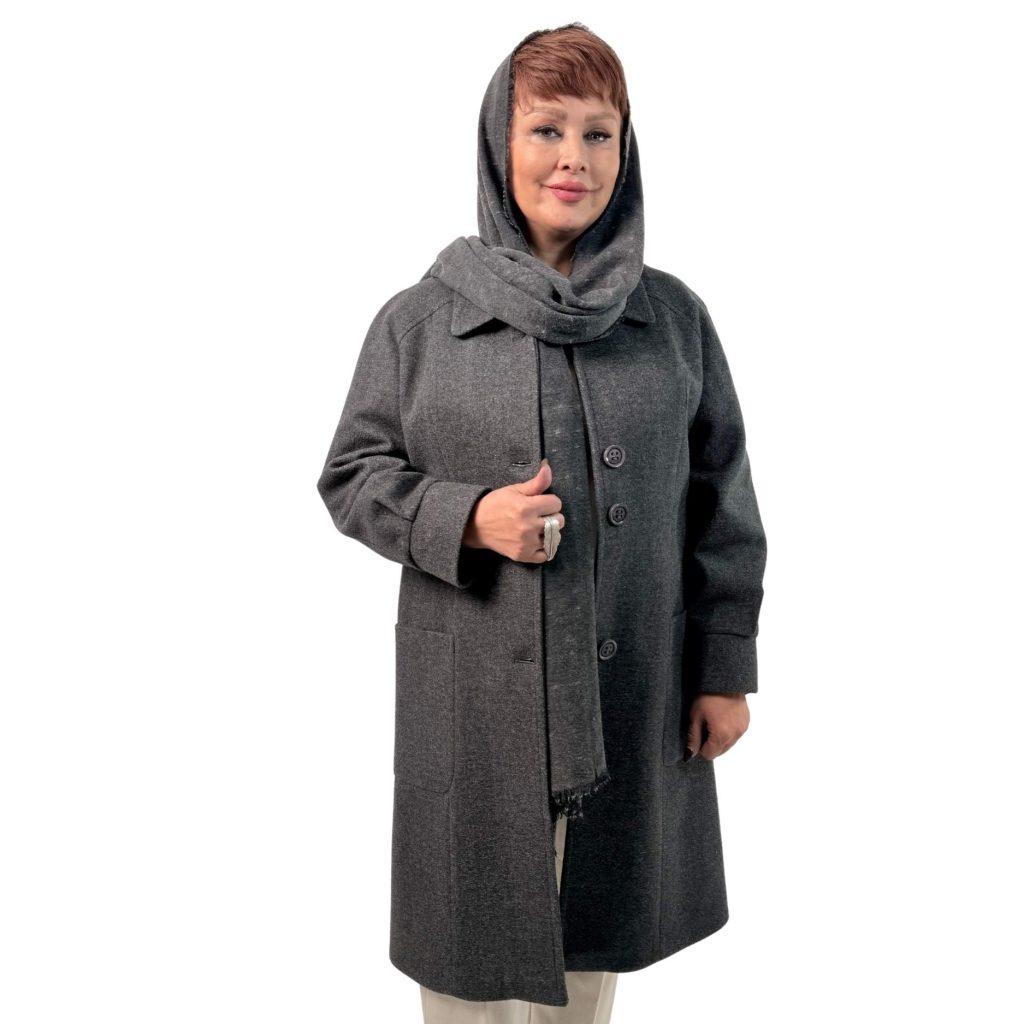 📌 مدل: پالتو یقه شکاری النا 🧶 جنس: فوتر 📏 سایزبندی: 46 تا 52 🎨 رنگ‌بندی: سورمه‌ای، طوسی، خاکی، ذغالی سایز بزرگ
