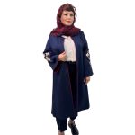 راهنمای سایز 📌 مدل: مانتو گل یخ 🧶 جنس: ژاکارد 📏 سایزبندی: 40-46 🌈 رنگ‌بندی: سورمه‌ای، مشکی