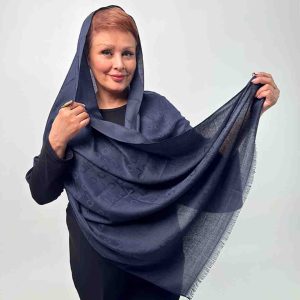 اسم مدل: شال ژاکارد مارک جنس پارچه: ژاکارد رنگبندی: سرمهای ابعاد: 190 در 70 سانت