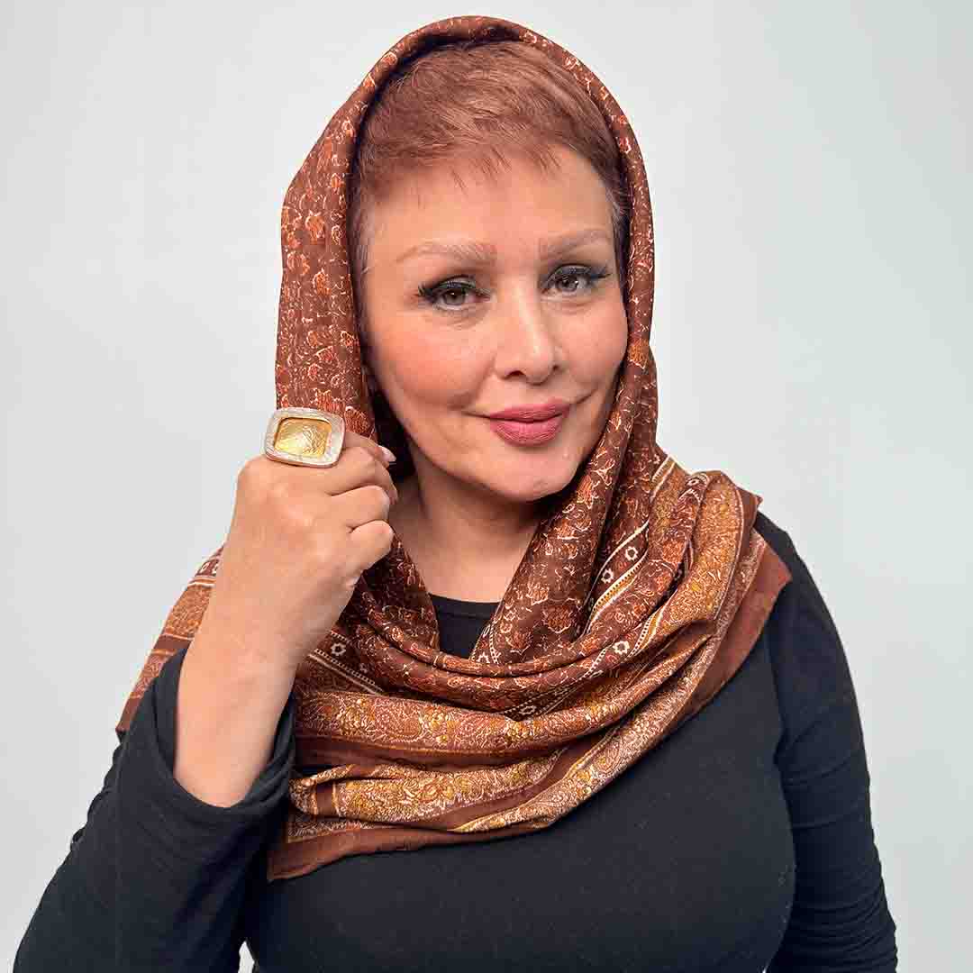 اصلی اسم مدل: روسری ابریشم جنس پارچه: ابریشم رنگبندی: کرم طوسی، قهوهای روشن، سرمهای کرم، کرم سرمهای، مشکی کرم، سرمهای سفید، کرم روشن، کرم تیره، مشکی سفید قد کار: قواره 110 سانت