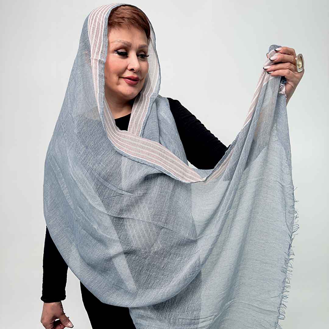 اصلی اسم مدل: شال نخی لبه راه راه جنس پارچه: نخ رنگبندی: ذغالی، صورتی، کرم تیره، کرم، سبز، سرمهای ابعاد: 104 در 92 سانت