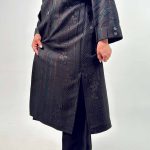 کد 4 رقمی: 1109 کد تولیدی: 190/1096 مدل: مانتو یقه 7 جنس پارچه: ژاکارد سایزبندی: 38 تا 56 رنگبندی: مشکی سبز، مشکی طوسی ویژگی: سایز بزرگ قد کار: حدود 112 سانت قد مدل: 170 سانت