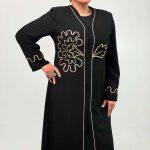 کد 4 رقمی: 1113 کد تولیدی: 209/466 مدل: مانتو لمه گلدوزی جنس پارچه: کرپ لمه سایزبندی: 42 تا 52 رنگبندی: مشکی ویژگی: سایز بزرگ قد کار: حدود 124 سانت قد مدل: 170 سانت