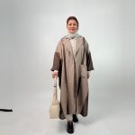 اسم مدل:  مانتو پانچ ترکیبی جنس پارچه: لینن سایزبندی: 44 تا 70 رنگ‌بندی: مشکی، لیمویی، آبی، صورتی، قهوه‌ای، مشکی کرم قد کار: حدود 125 سانتی‌متر قد مدل: 170 سانتی‌متر دسته‌بندی: سایزبزرگ