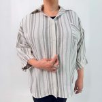 اسم مدل: شومیز زارا مچ پیلی جنس پارچه: لینن سایزبندی: 38 تا 58 رنگ‌بندی: آبی، کرم قد کار: حدود 70 سانتی‌متر قد مدل: 170 سانتی‌متر دسته‌بندی: سایزبزرگ