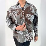 اسم مدل: شومیز ایتالیایی جنس پارچه: لینن سایزبندی: فری سایز (Free Size)، مناسب 38 تا 52 رنگ‌بندی: سبز، طوسی، کرم روشن ق د کار: حدود 70 سانتی‌متر قد مدل: 170 سانتی‌متر دسته‌بندی: سایزبزرگ