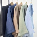 اسم مدل: شومیز بیسیک تک جیب  جنس پارچه: پارچه زیپی سایزبندی: فری سایز (38 تا 50) رنگ‌بندی: سبز، قهوه‌ای، مشکی، آبی، سرمه‌ای قد کار: حدود 63 سانتی‌متر قد مدل: 170 سانتی‌متر دسته‌بندی: سایزبزرگ