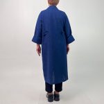 اسم مدل: مانتو 6 دکمه جنس پارچه: شانتون سایزبندی: 38 تا 52 رنگ‌بندی: سبز، طوسی، سرمه‌ای، مشکی قد کار: حدود 115 سانتی‌متر قد مدل: 170 سانتی‌متر دسته‌بندی: سایزبزرگ