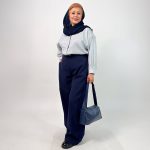 اسم مدل: شومیز ساده جنس پارچه: لینن سایزبندی: فری سایز (Free Size)، 38 تا 54 رنگ‌بندی: آبی، سفید، زرد قد کار: حدود 78 سانتی‌متر قد مدل: 170 سانتی‌متر دسته‌بندی: سایزبزرگ