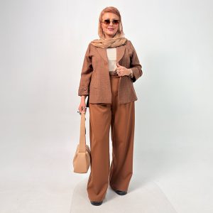 اسم مدل: کت  زنانه جیب نما جنس پارچه: شانتون سایزبندی: 40 تا 50 رنگ‌بندی: مشکی، قهوه‌ای، کرم، سبز، طوسی، سورمه‌ای قد کار: حدود 70 تا 72 سانتی‌متر قد مدل: 170 سانتی‌متر دسته‌بندی: سایزبزرگ