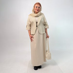 اسم مدل: کت زنانه  یقه E جنس پارچه: ژاکارد سایزبندی: 38 تا 58 رنگ‌بندی: سرمه‌ای، ذغالی، طوسی، کرم قد کار: حدود 60 سانتی‌متر قد مدل: 170 سانتی‌متر دسته‌بندی: سایزبزرگ