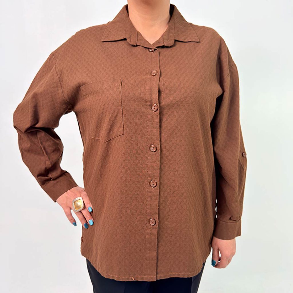 سایزبندی: M (مناسب سایز 38_40) L (مناسب سایز 42_44) XL (مناسب سایز 46_48) XXL (مناسب سایز 50_52) اسم مدل: شومیز بیسیک‌ جنس پارچه: لینن رنگ‌بندی: مشکی، سورمه‌ای، کرم، قهوه‌ای، سبز، شیری، آبی قد کار: حدود 70 سانتی‌متر قد مدل: 170 سانتی‌متر دسته‌بندی: شومیز