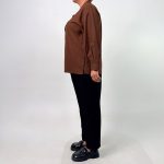 سایزبندی: M (مناسب سایز 38_40) L (مناسب سایز 42_44) XL (مناسب سایز 46_48) XXL (مناسب سایز 50_52) اسم مدل: شومیز بیسیک‌ جنس پارچه: لینن رنگ‌بندی: مشکی، سورمه‌ای، کرم، قهوه‌ای، سبز، شیری، آبی قد کار: حدود 70 سانتی‌متر قد مدل: 170 سانتی‌متر دسته‌بندی: شومیز