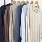سایزبندی: M (مناسب سایز 38_40) L (مناسب سایز 42_44) XL (مناسب سایز 46_48) XXL (مناسب سایز 50_52) اسم مدل: شومیز بیسیک‌ جنس پارچه: لینن رنگ‌بندی: مشکی، سورمه‌ای، کرم، قهوه‌ای، سبز، شیری، آبی قد کار: حدود 70 سانتی‌متر قد مدل: 170 سانتی‌متر دسته‌بندی: شومیز