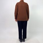 سایزبندی: M (مناسب سایز 38_40) L (مناسب سایز 42_44) XL (مناسب سایز 46_48) XXL (مناسب سایز 50_52) اسم مدل: شومیز بیسیک‌ جنس پارچه: لینن رنگ‌بندی: مشکی، سورمه‌ای، کرم، قهوه‌ای، سبز، شیری، آبی قد کار: حدود 70 سانتی‌متر قد مدل: 170 سانتی‌متر دسته‌بندی: شومیز