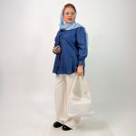 اسم مدل: شومیز جین جنس پارچه: جین کاغذی سایزبندی: 40 تا 60 رنگ‌بندی: آبی قد کار: حدود 80 سانتی‌متر قد مدل: 170 سانتی‌متر دسته‌بندی: سایزبزرگ ━━━━━━