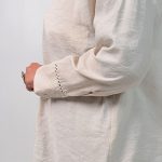 اسم مدل: شومیز پری جنس پارچه: ابریشم سایزبندی: 42 تا 62 رنگ‌بندی: کرم، مشکی، سبز قد کار: حدود 75 سانتی‌متر قد مدل: 170 سانتی‌متر دسته‌بندی: سایزبزرگ
